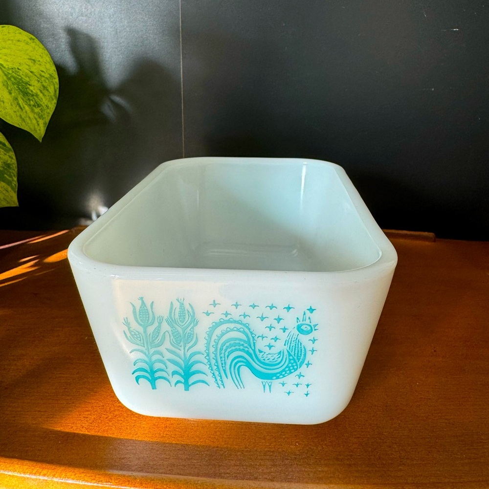 Vintage PYREX Blue Butterprint 502 medium refrigerator dish